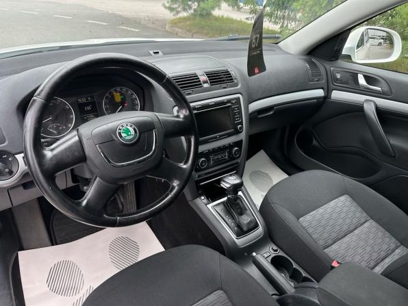 Skoda Octavia II (A5) Рестайлинг с пробегом 2012 года, цена 570 000 рублей, 220997 км, лифтбек, Автокод Объявления