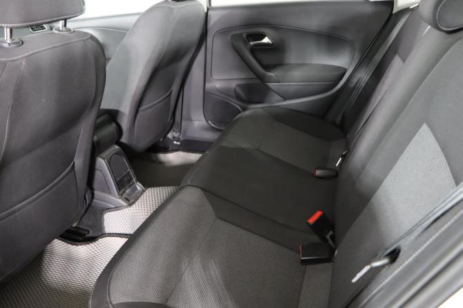 Volkswagen Polo V Рестайлинг с пробегом 2018 года, цена 1 349 990 рублей, 87458 км, седан, Автокод Объявления