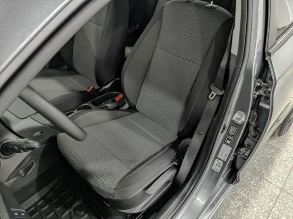 Hyundai Solaris II с пробегом 2019 года, цена 1 370 000 рублей, 89075 км, седан, Автокод Объявления