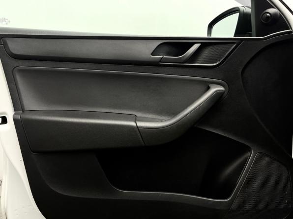 Skoda Rapid I с пробегом 2015 года, цена 819 000 рублей, 189918 км, лифтбек, Автокод Объявления