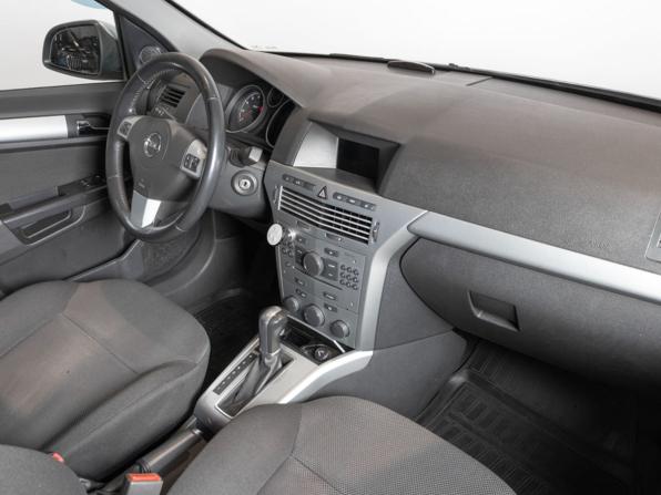 Opel Astra H Рестайлинг с пробегом 2011 года, цена 615 300 рублей, 243946 км, седан, Автокод Объявления