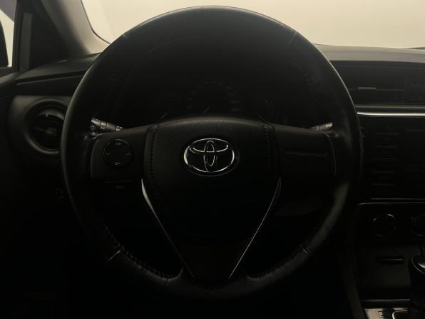 Toyota Corolla XI (E160 E170 E180) Рестайлинг 1 с пробегом 2016 года, цена 1 669 000 рублей, 67000 км, седан, Автокод Объявления