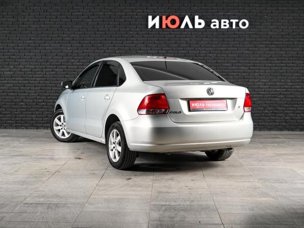 Volkswagen Polo V с пробегом 2013 года, цена 650 000 рублей, 251050 км, седан, Автокод Объявления