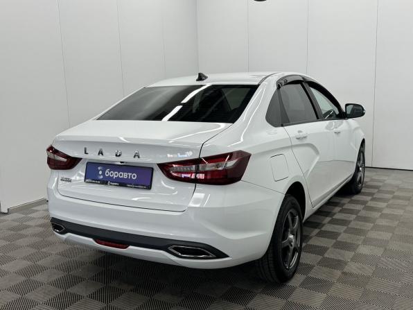 Lada (ВАЗ) Vesta I Рестайлинг (NG) с пробегом 2024 года, цена 1 379 000 рублей, 5170 км, седан, Автокод Объявления