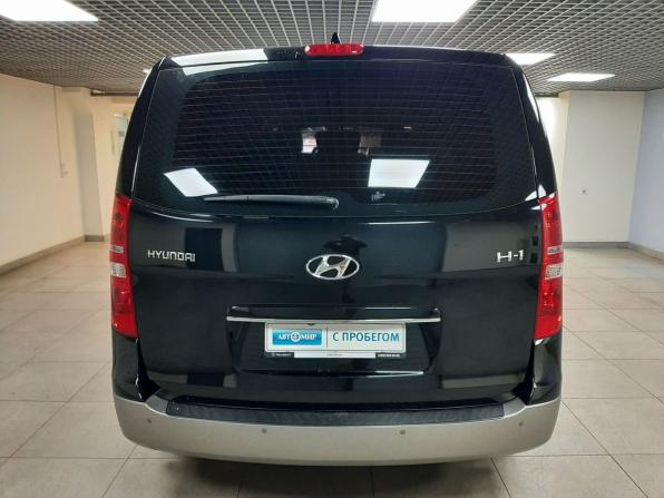 Hyundai H-1 II Рестайлинг 2 с пробегом 2018 года, цена 2 919 000 рублей, 163350 км, минивэн, Автокод Объявления
