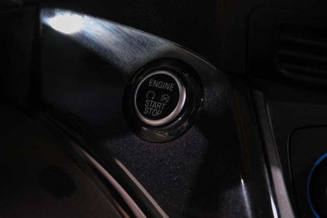 Ford Kuga II Рестайлинг с пробегом 2018 года, цена 1 749 000 рублей, 98600 км, внедорожник, Автокод Объявления