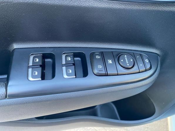Kia Rio IV Рестайлинг с пробегом 2020 года, цена 1 749 000 рублей, 85600 км, седан, Автокод Объявления