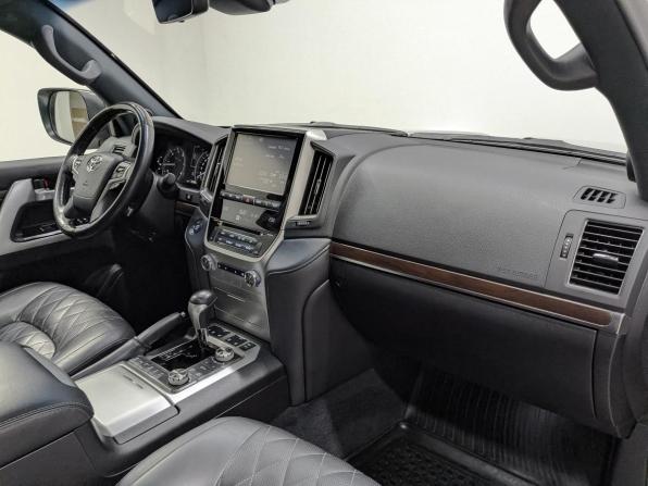 Toyota Land Cruiser 200 Series Рестайлинг 2 с пробегом 2018 года, цена 7 900 000 рублей, 75361 км, внедорожник, Автокод Объявления
