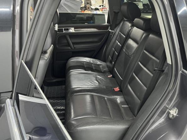 Volkswagen Touareg I Рестайлинг с пробегом 2007 года, цена 900 000 рублей, 243585 км, внедорожник, Автокод Объявления