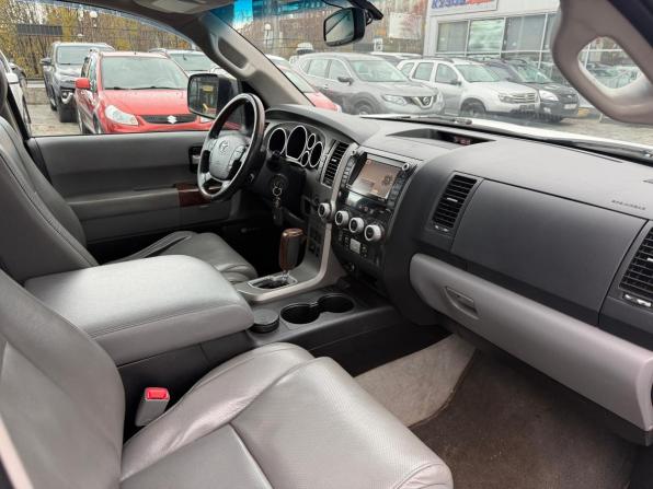 Toyota Sequoia II с пробегом 2010 года, цена 2 085 000 рублей, 454683 км, внедорожник, Автокод Объявления