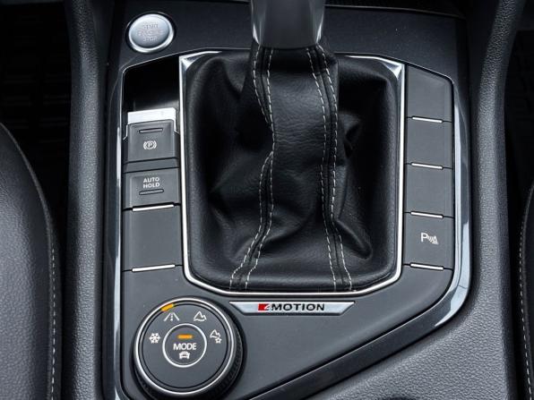 Volkswagen Tiguan II Рестайлинг с пробегом 2021 года, цена 3 780 000 рублей, 90000 км, внедорожник, Автокод Объявления