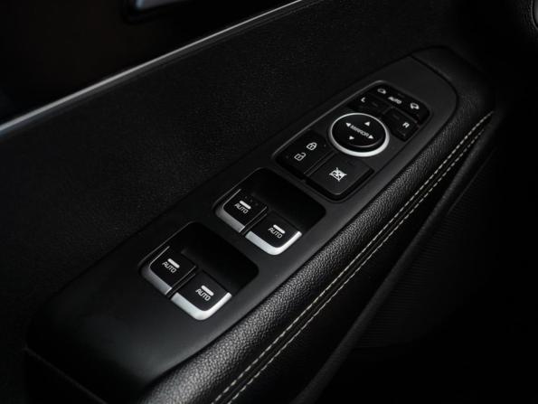 Kia Sorento III Prime Рестайлинг с пробегом 2018 года, цена 2 995 000 рублей, 118664 км, внедорожник, Автокод Объявления