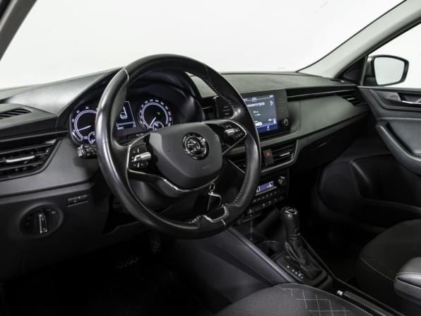 Skoda Rapid II с пробегом 2021 года, цена 1 577 000 рублей, 62210 км, лифтбек, Автокод Объявления