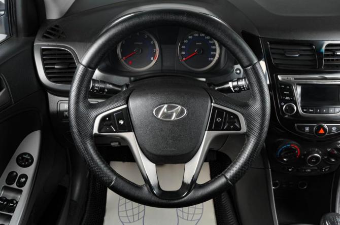 Hyundai Solaris I Рестайлинг с пробегом 2015 года, цена 789 000 рублей, 209000 км, седан, Автокод Объявления