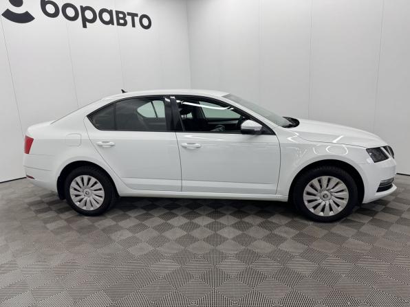 Skoda Octavia III (A7) Рестайлинг с пробегом 2019 года, цена 1 699 000 рублей, 116546 км, лифтбек, Автокод Объявления