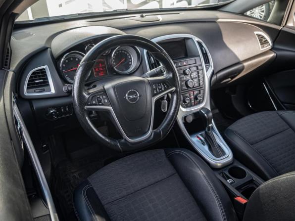 Opel Astra J Рестайлинг с пробегом 2014 года, цена 1 080 000 рублей, 163703 км, хэтчбек, Автокод Объявления