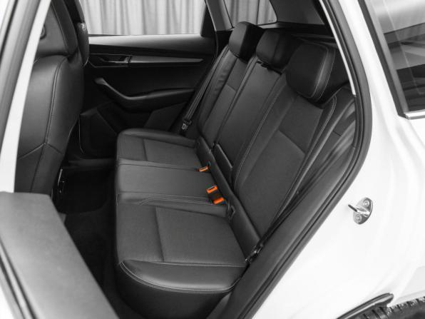 Skoda Karoq I с пробегом 2021 года, цена 2 990 000 рублей, 34102 км, внедорожник, Автокод Объявления