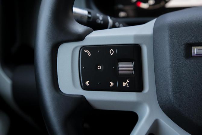 Land Rover Defender II с пробегом 2021 года, цена 7 350 000 рублей, 94510 км, внедорожник, Автокод Объявления