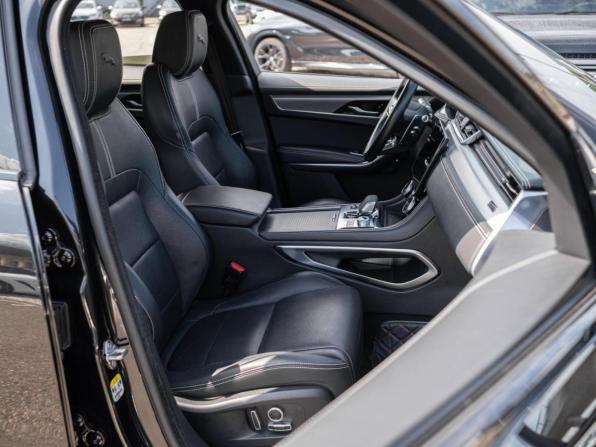 Jaguar F-Pace I Рестайлинг с пробегом 2022 года, цена 4 699 000 рублей, 83217 км, внедорожник, Автокод Объявления