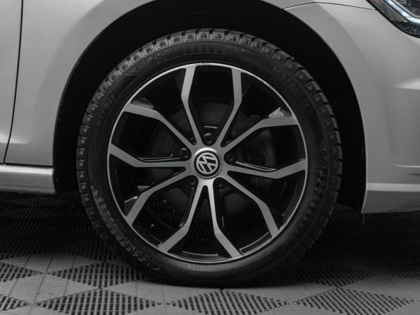 Volkswagen Golf VII Рестайлинг с пробегом 2018 года, цена 1 980 000 рублей, 109293 км, хэтчбек, Автокод Объявления