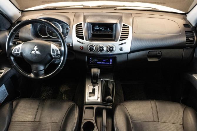 Mitsubishi L200 IV Рестайлинг с пробегом 2014 года, цена 1 759 000 рублей, 177153 км, пикап, Автокод Объявления