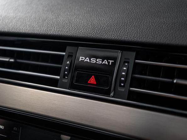 Volkswagen Passat B8 Рестайлинг с пробегом 2021 года, цена 2 400 000 рублей, 52607 км, седан, Автокод Объявления