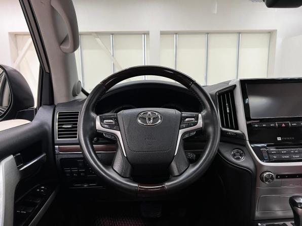 Toyota Land Cruiser 200 Series Рестайлинг 2 с пробегом 2016 года, цена 6 000 000 рублей, 125400 км, внедорожник, Автокод Объявления