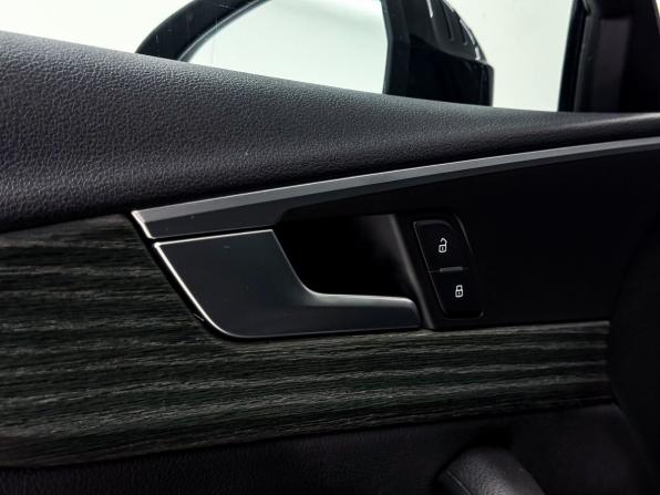 Audi A4 V (B9) с пробегом 2019 года, цена 1 900 000 рублей, 71827 км, седан, Автокод Объявления