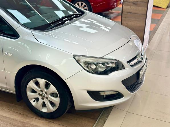 Opel Astra J Рестайлинг с пробегом 2013 года, цена 799 000 рублей, 238784 км, универсал, Автокод Объявления