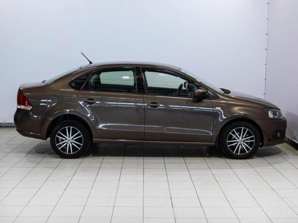 Volkswagen Polo V с пробегом 2015 года, цена 1 045 000 рублей, 99034 км, седан, Автокод Объявления