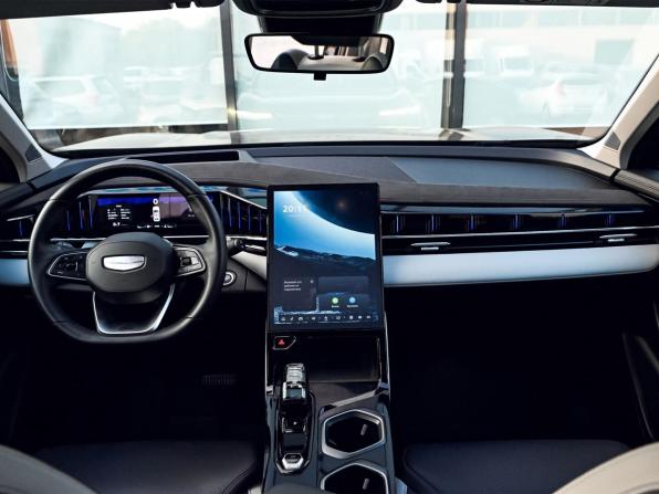 Geely Atlas II с пробегом 2024 года, цена 2 675 000 рублей, 63348 км, внедорожник, Автокод Объявления