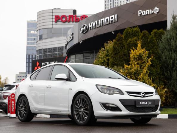 Opel Astra J Рестайлинг с пробегом 2013 года, цена 638 000 рублей, 301528 км, седан, Автокод Объявления