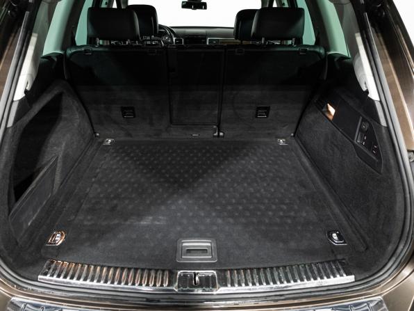 Volkswagen Touareg II с пробегом 2013 года, цена 2 419 700 рублей, 137045 км, внедорожник, Автокод Объявления