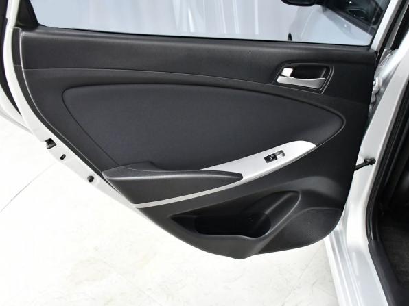 Hyundai Solaris I Рестайлинг с пробегом 2016 года, цена 987 000 рублей, 234167 км, седан, Автокод Объявления