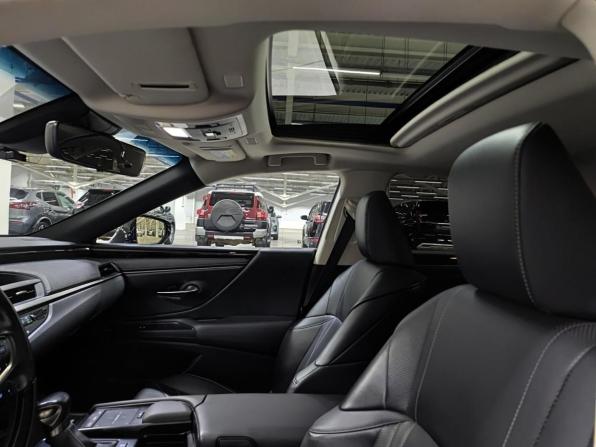 Lexus ES VII с пробегом 2019 года, цена 4 250 000 рублей, 86001 км, седан, Автокод Объявления