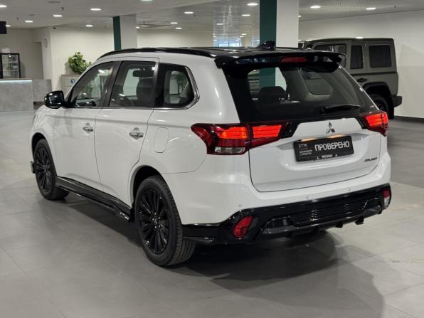 Mitsubishi Outlander III Рестайлинг 3 с пробегом 2022 года, цена 3 180 000 рублей, 38215 км, внедорожник, Автокод Объявления