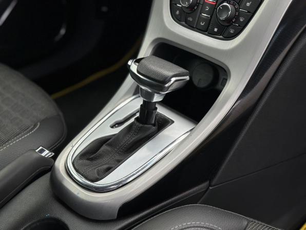 Opel Astra J Рестайлинг с пробегом 2012 года, цена 750 000 рублей, 163566 км, хэтчбек, Автокод Объявления