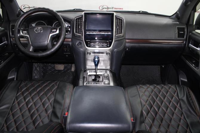 Toyota Land Cruiser 200 Series Рестайлинг 2 с пробегом 2018 года, цена 6 250 000 рублей, 283500 км, внедорожник, Автокод Объявления