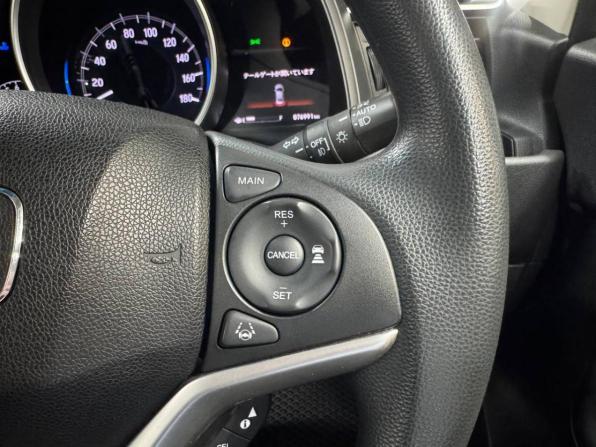 Honda Fit III Рестайлинг с пробегом 2018 года, цена 1 130 000 рублей, 76988 км, хэтчбек, Автокод Объявления