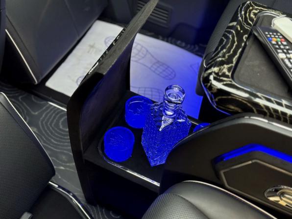 Mercedes-Benz V-Класс III (W447) Рестайлинг 2 с пробегом 2026 года, цена 42 700 000 рублей, 61 км, минивэн, Автокод Объявления