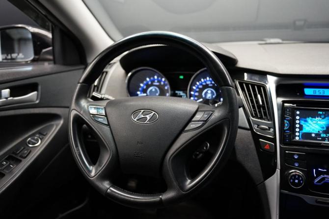 Hyundai Sonata VI (YF) с пробегом 2010 года, цена 1 085 000 рублей, 261254 км, седан, Автокод Объявления