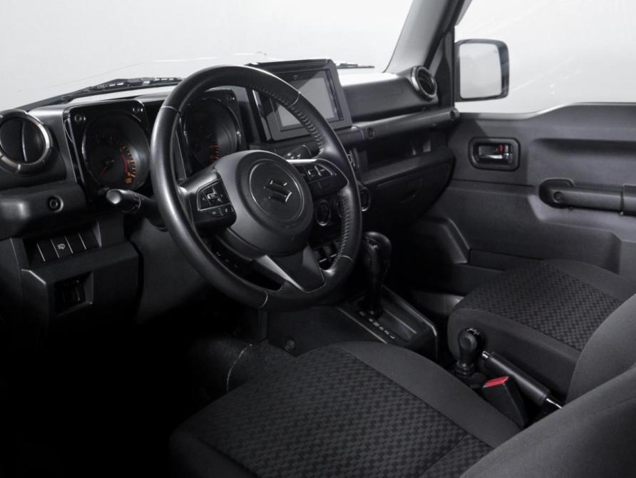 Suzuki Jimny IV Москва  - изображение 14