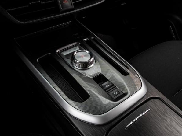Haval Jolion I Рестайлинг с пробегом 2024 года, цена 1 690 000 рублей, 42131 км, внедорожник, Автокод Объявления