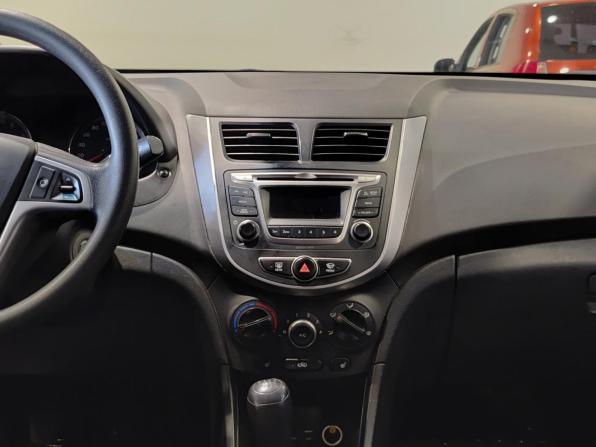 Hyundai Solaris I Рестайлинг с пробегом 2016 года, цена 797 000 рублей, 241198 км, седан, Автокод Объявления