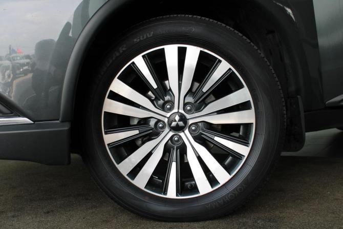 Mitsubishi Outlander III Рестайлинг 3 с пробегом 2019 года, цена 2 392 000 рублей, 111000 км, внедорожник, Автокод Объявления