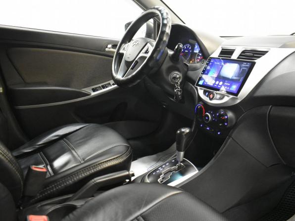Hyundai Solaris I с пробегом 2013 года, цена 649 000 рублей, 246537 км, седан, Автокод Объявления