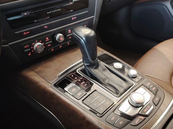 Audi A6 IV (C7) Рестайлинг с пробегом 2016 года, цена 1 550 000 рублей, 260601 км, седан, Автокод Объявления