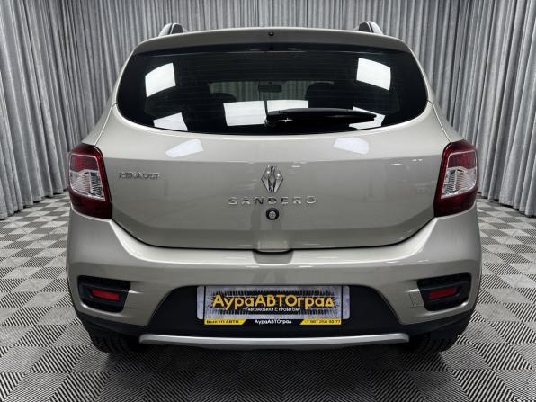 Renault Sandero II с пробегом 2017 года, цена 915 000 рублей, 120933 км, хэтчбек, Автокод Объявления
