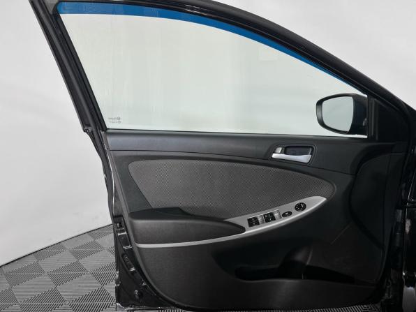 Hyundai Solaris I с пробегом 2014 года, цена 615 000 рублей, 214000 км, седан, Автокод Объявления