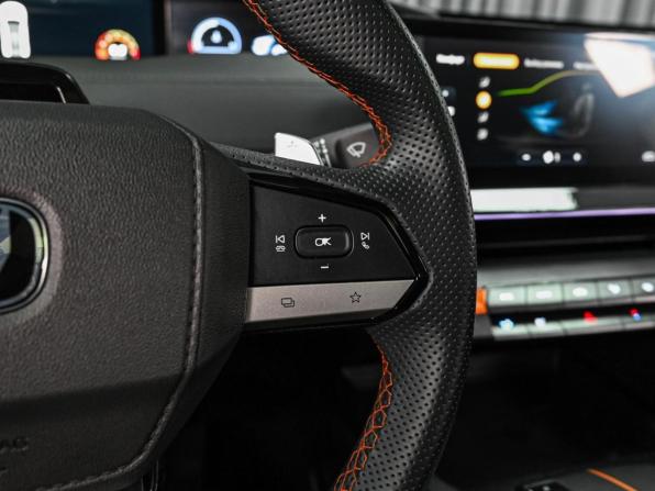 Changan UNI-V I с пробегом 2022 года, цена 2 098 000 рублей, 41301 км, лифтбек, Автокод Объявления